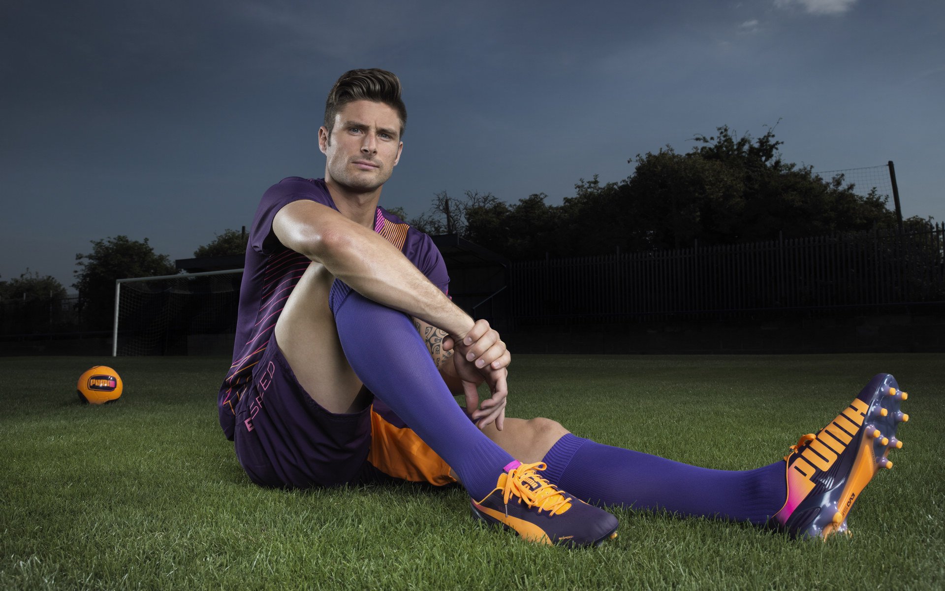 76人新秀发起“街头公益投篮挑战”，筹款超50万美元，76人篮球裤